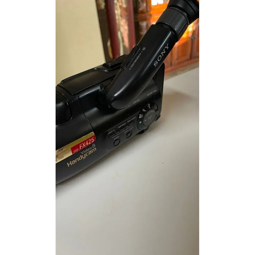 Sony CCD-FX425 Video8 Handycam Camcorder 8mm Vintage Untested Parts Repair-As Is